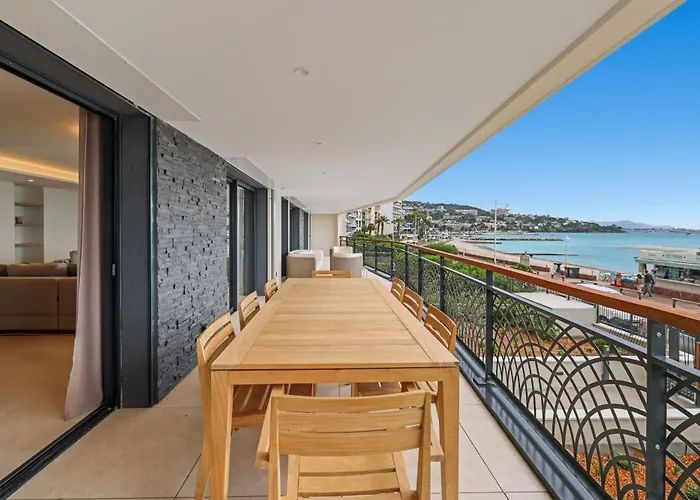 Ref 1998 - - Sea View For Rent